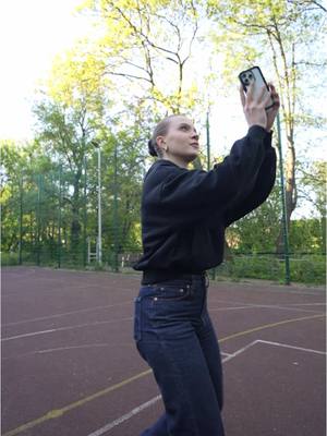 A post by @mobilfoxpolska on TikTok caption: @wojtyczkanna #viralvideos #mobilfox #fyp #dlaciebie 