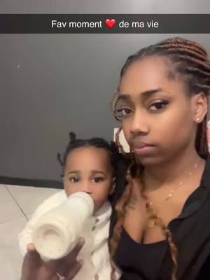 A post by @sermy_b on TikTok caption: @Barbi Sermy @Bébé Liahsen 👼🏽👨‍👩‍👦 mes jumeaux 🤣❤️ d âges différents 🤍