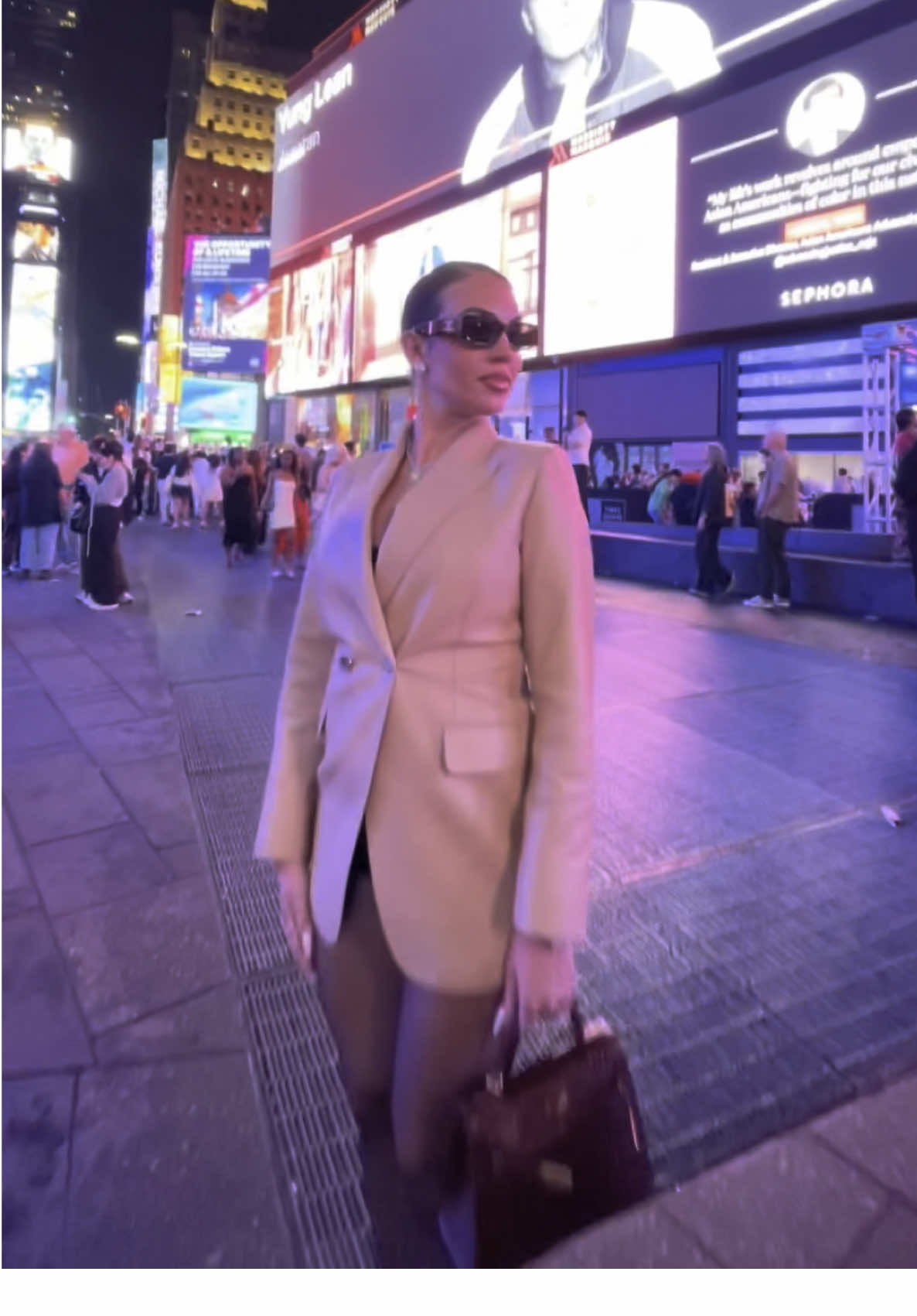A post by @georginagio on TikTok caption: I ❤️ NY 