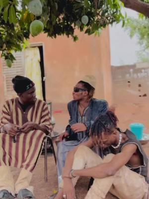 A post by @comedien_kalifa4 on TikTok caption: #@Comédie kalifa #@MANAGER BHM♻️ #@ZOU NI KALIFA 😃 