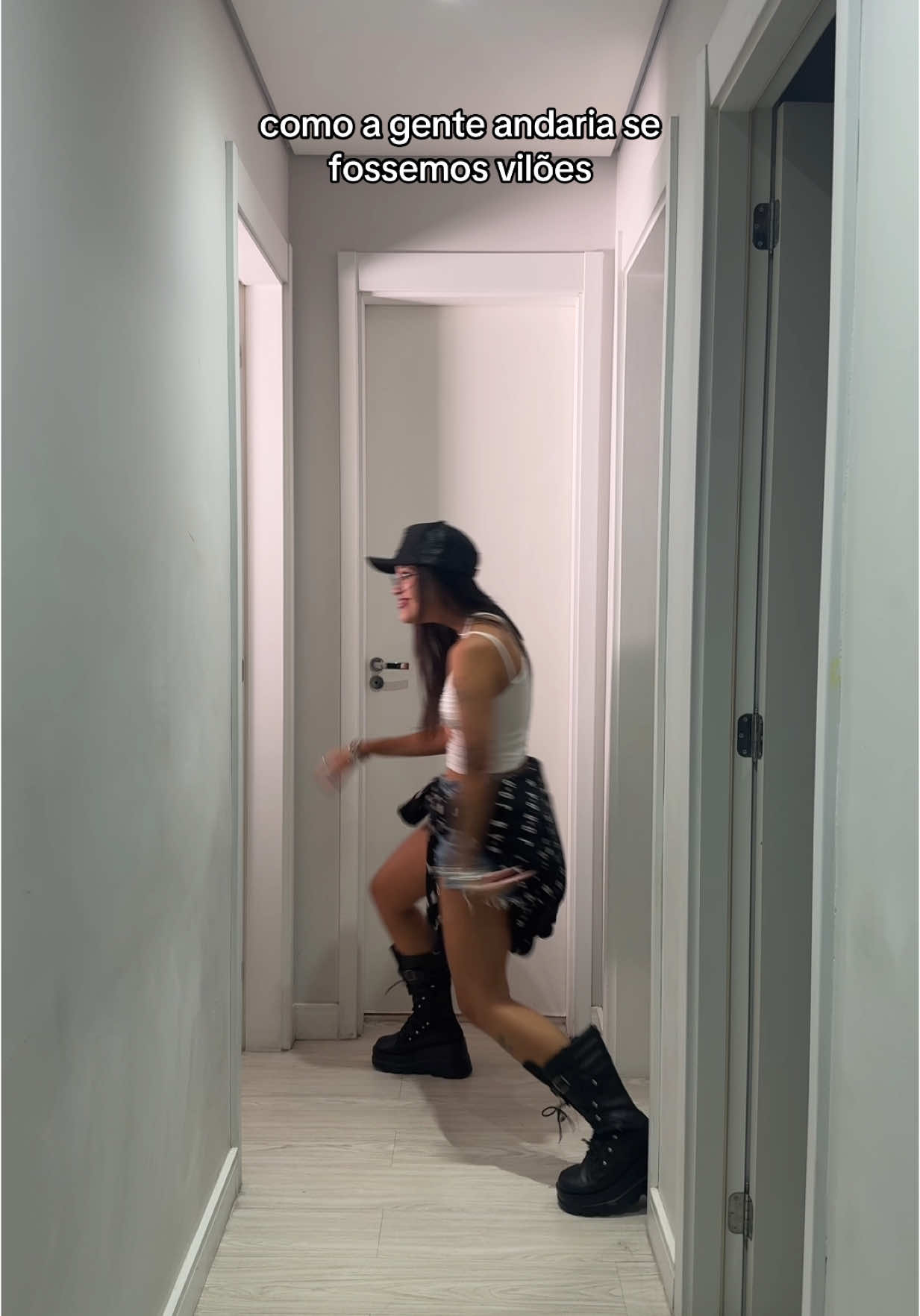 A post by @uailazaro on TikTok caption: mano... KKKKKKKKKKKKK