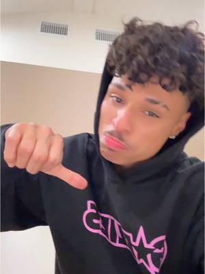 A post by @larrayeeee on TikTok
