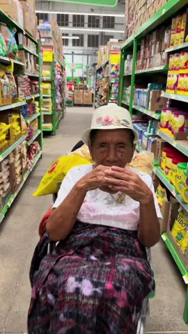 A post by @abuelalita81 on TikTok caption: Eso mentira es😞🤣