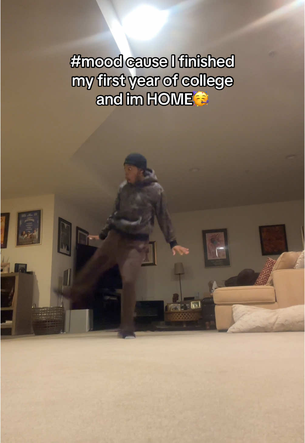 A post by @blakesrobinsonn on TikTok caption: It was hard but God always got me AMEN🙏🏾dc: @taylin #dance 