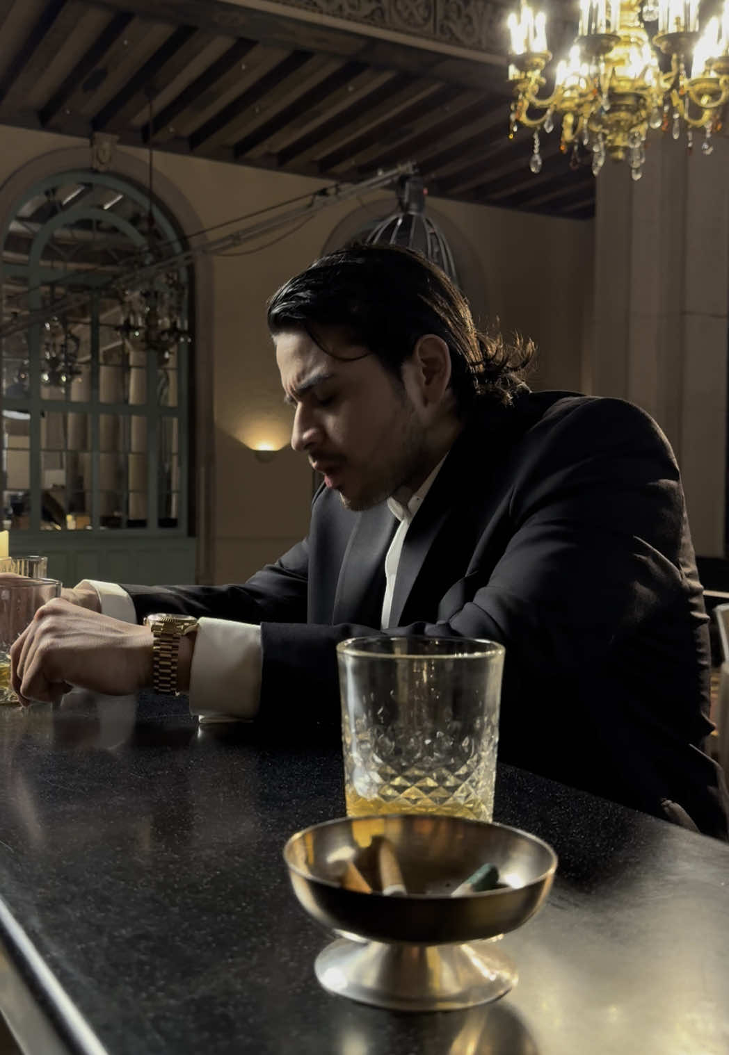 A post by @jesusortizpaz on TikTok caption: No como tú 🥃 #111xpantia 