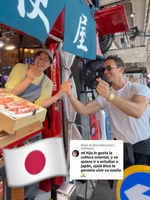 A post by @memosalinas7 on TikTok caption: Replying to @Nora Mercado En los mercados de México y del mundo, cada plato lleva más que sabor: lleva alma, historia y esfuerzo. No hacen falta manteles largos cuando se cocina con el corazón. Son ejemplo de que el que quiere, puede. Pongámonos a trabajar… que nada supera al esfuerzo con propósito.