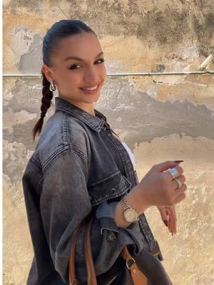 A post by @bleonasula on TikTok caption: #outfit 