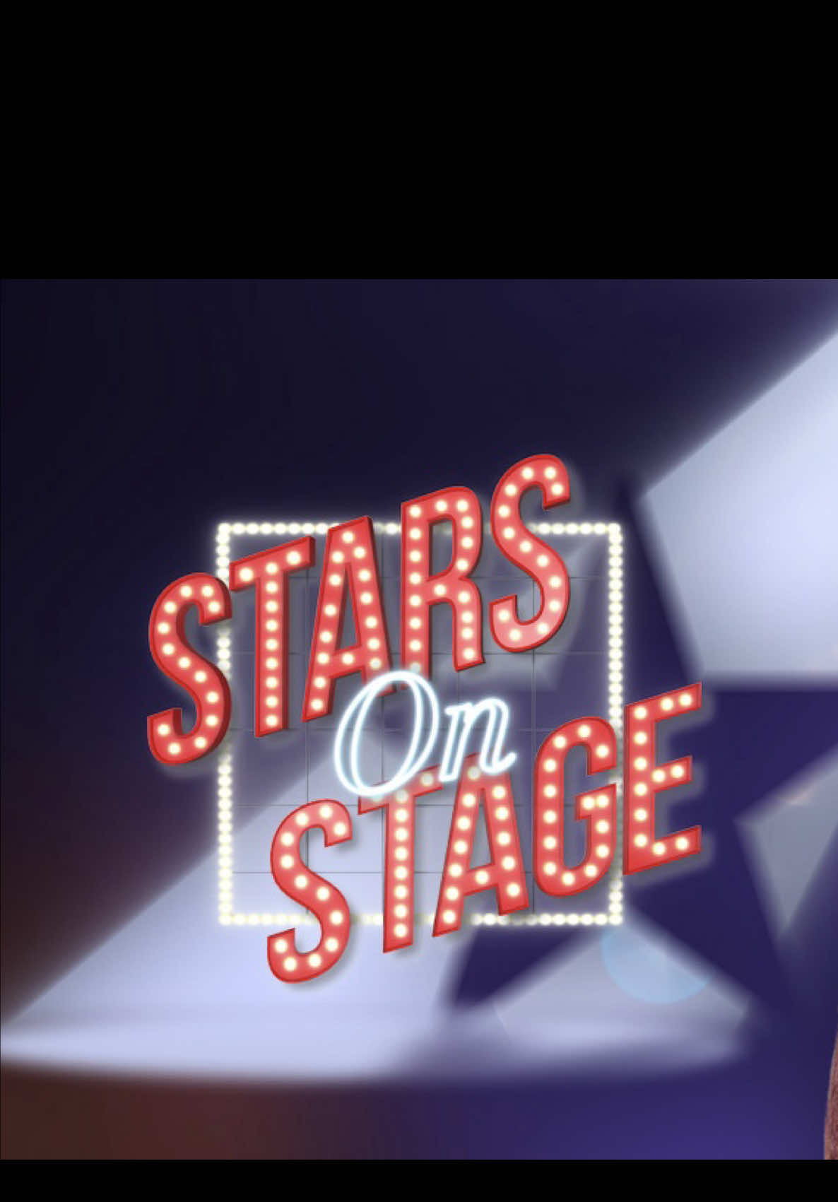 A post by @emmakokofficial._ on TikTok caption: JAAAA!!!! Het is bijna tijd!!!! Want vanaf zaterdag 24 mei ben ik te zien in het tv-programma Stars on Stage 🥹🥹🥹🥹 Jullie weten niet hoeveel dit programma voor mij betekent!! Het programma gaat over het mooie, zware maar bijzondere vak MUSICAL 🎶 En als er één iemand is die van musical houdt dan ben ik het wel!!  Maar omdat ik mijn ziekte heb zit ik tijdens een musical in het publiek in plaats van op het podium!! Ik vind het heerlijk om naar een musical te gaan maar ook doet het een beetje pijn omdat ik me dan af vraag of ik dat ook ooit kan doen. Daarom vind ik het zo’n eer om mee te doen aan Stars on Stage. Ik kan nu namelijk proeven van het musical wereldje!! Ik heb ontzettend genoten en ik hoop dat jullie dat ook gaan doen ❤️  Samen met negen andere fantastische lieve mensen ben ik dit avontuur aangegaan!! En wat hebben we een mooie tijd mogen beleven samen ✨ Dus ga allemaal kijken vanaf zaterdag 24 mei om 20:00 op RTL4 #fy #foryou #fyp #foryoupagе #viral #trend #trending #furdich #furdichseite #furdichpage #voorjou #voorjoupagina #voorjoupage #emmakok #blowthisup #blowthisuptiktok #starsonstage #broadway #broadwaymusicals #broadwaygirls #musicals #musicaltheatre #musicalsongs @RTL @MediaLane Live 