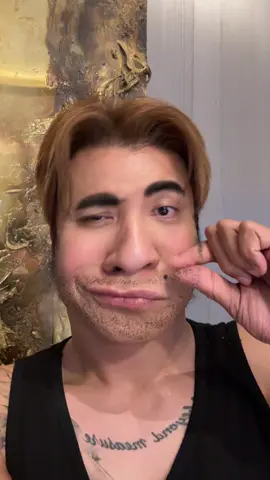 A post by @showlo on TikTok caption: 對歌詞來ㄧ個！