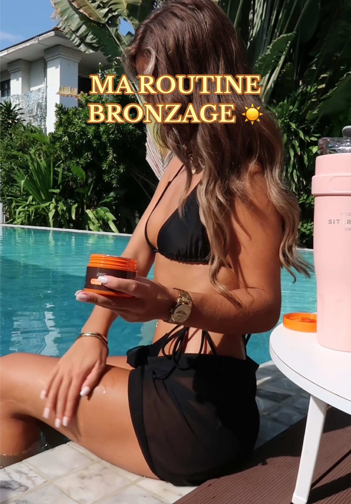 A post by @meline_crn on TikTok caption: mes chouchous (lien des produits dans les commentaires) #bronzage #soleil *Collaboration commerciale