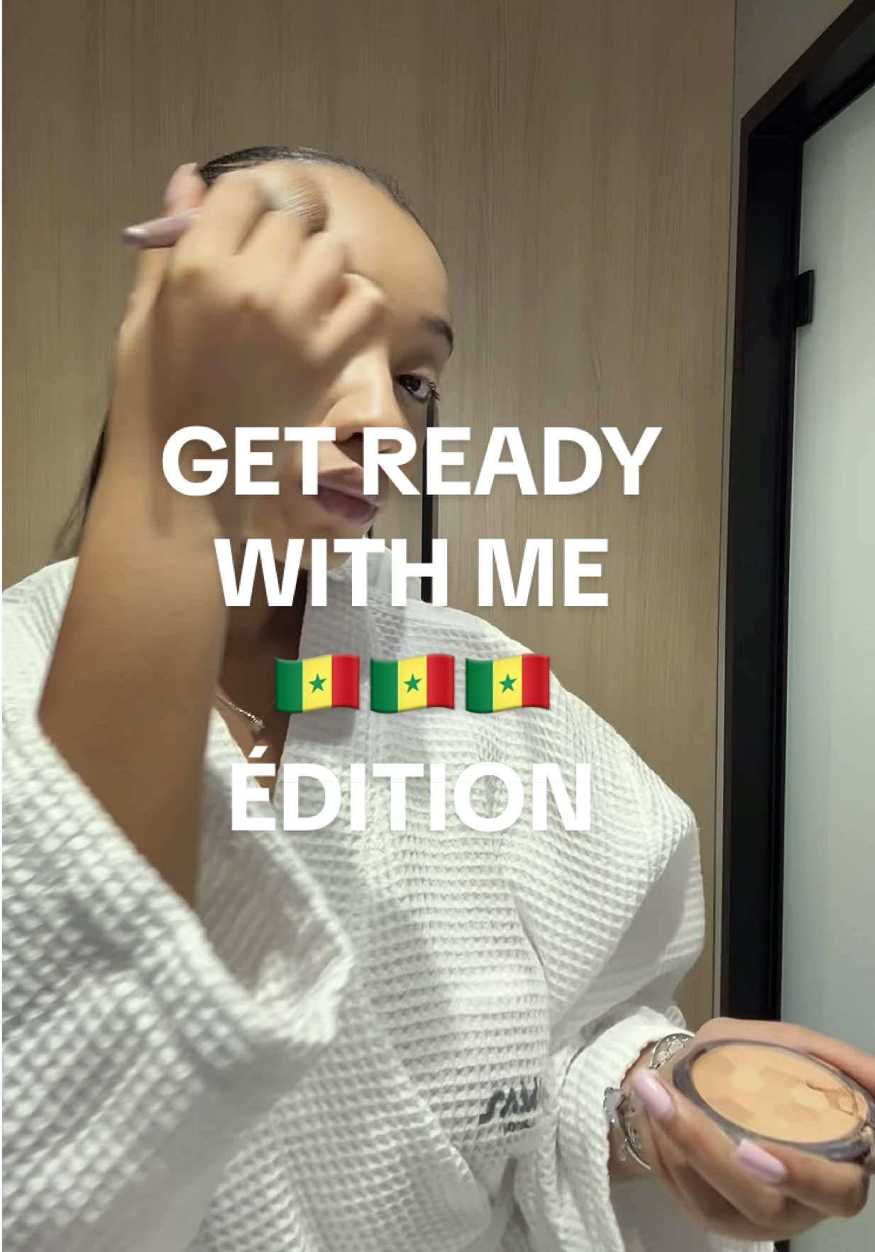A post by @zeinabbeyy on TikTok caption: On est à Dakar pour le week-end ❤️ ! J’ai trop hâte de découvrir la ville même si je n’ai que 48h 🤣. Je suis présentement à la recherche du meilleur tchep !!!!