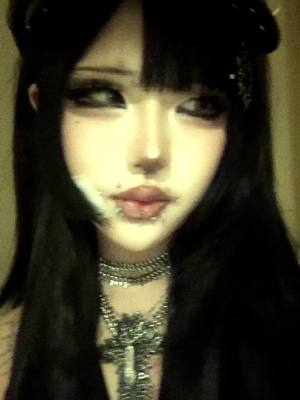 A post by @fish_fingersd on TikTok caption: I’m getting an anti eyebrow piercing lol #fyp #foryoupage #🇨🇳 #08 