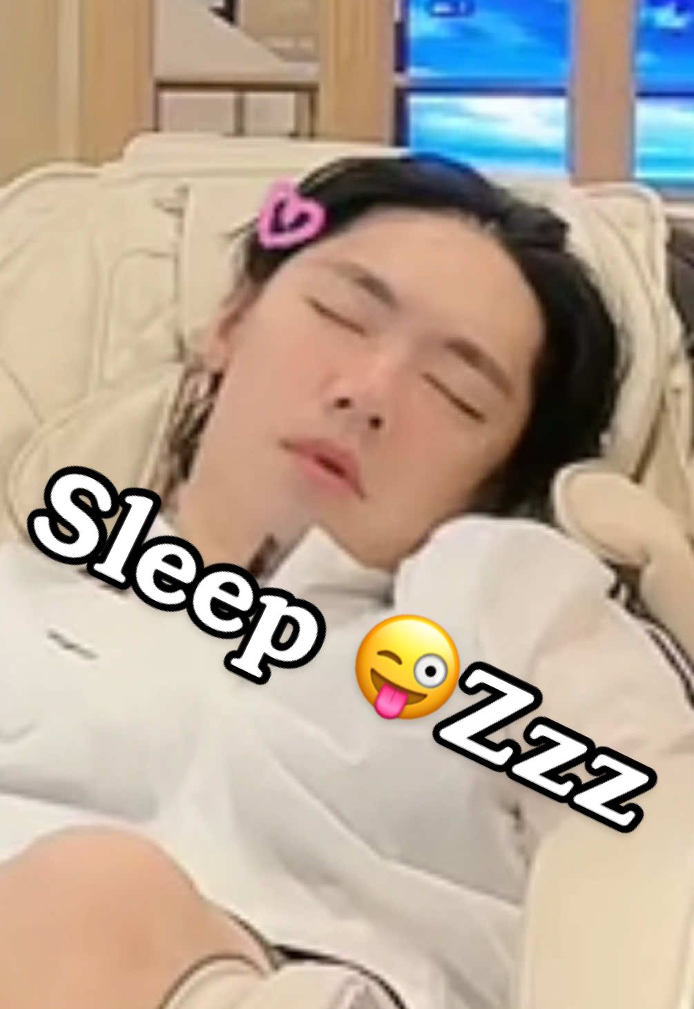 A post by @juwang303 on TikTok caption: Hi babys 😜🧡 #fyp #sleep #sleeping #texasroadhouse #steakhouse 