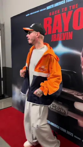 A post by @jbalvin on TikTok caption: Feliz de verlos y sin parar de bailar KLK⚡️