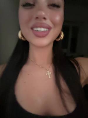 A post by @belikeanna on TikTok caption: new trend to be obsessed with