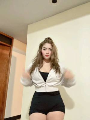 A post by @carolvillanes on TikTok caption: 🫦