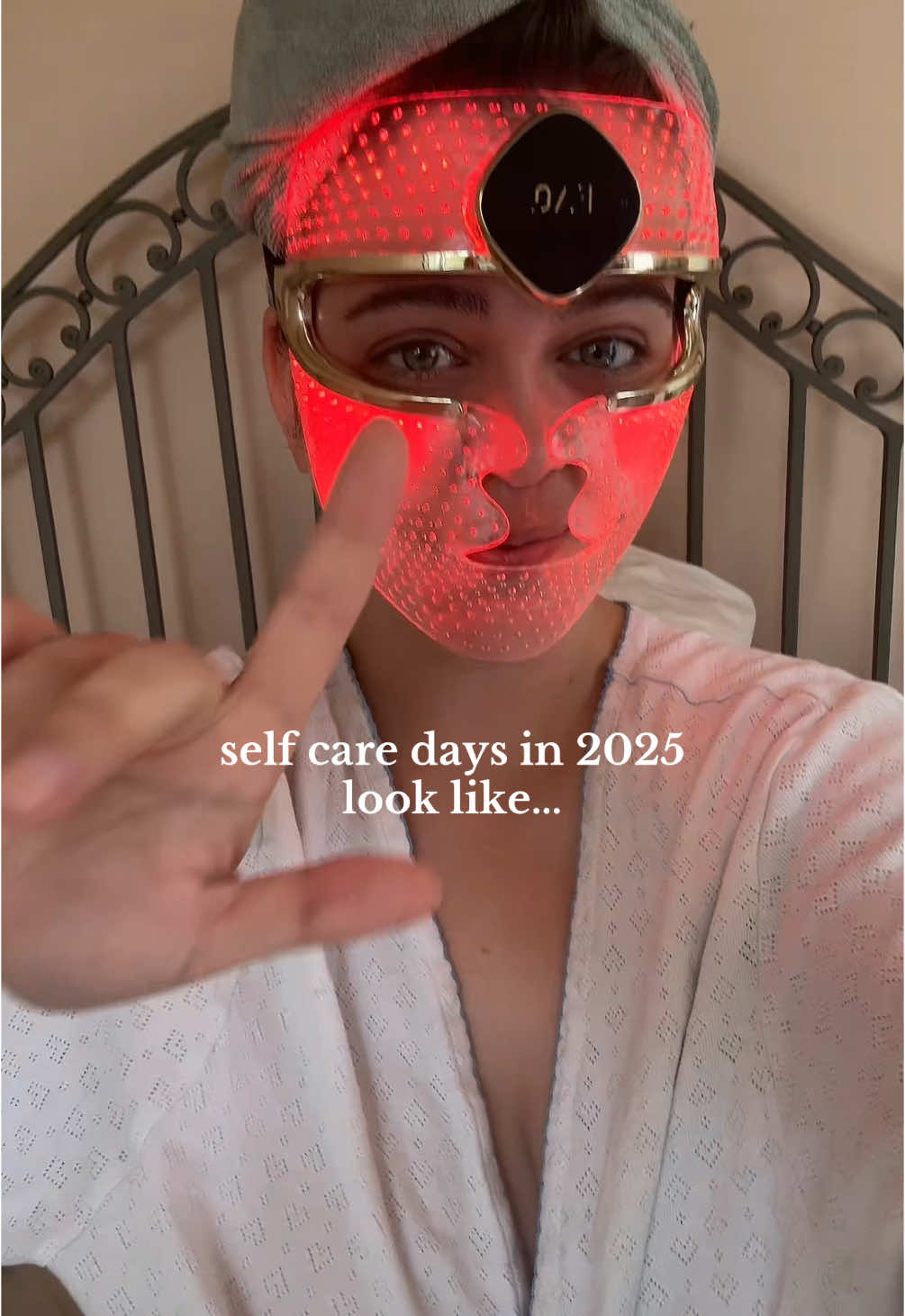 A post by @sophiemariegraf on TikTok caption: #hopecore 