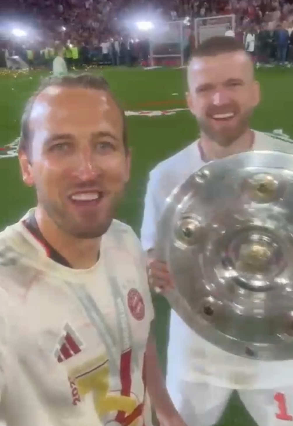 A post by @harrykane on TikTok caption: HOW DOES IT FEEL? 😂🍻🏆