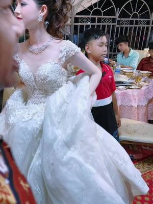 A post by @souyieklaiii on TikTok caption: ឈុត ស ម្តងមេីល😘