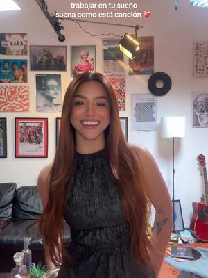 A post by @hisoyvaleria on TikTok caption: la música tiene algo que aaaaaahhh