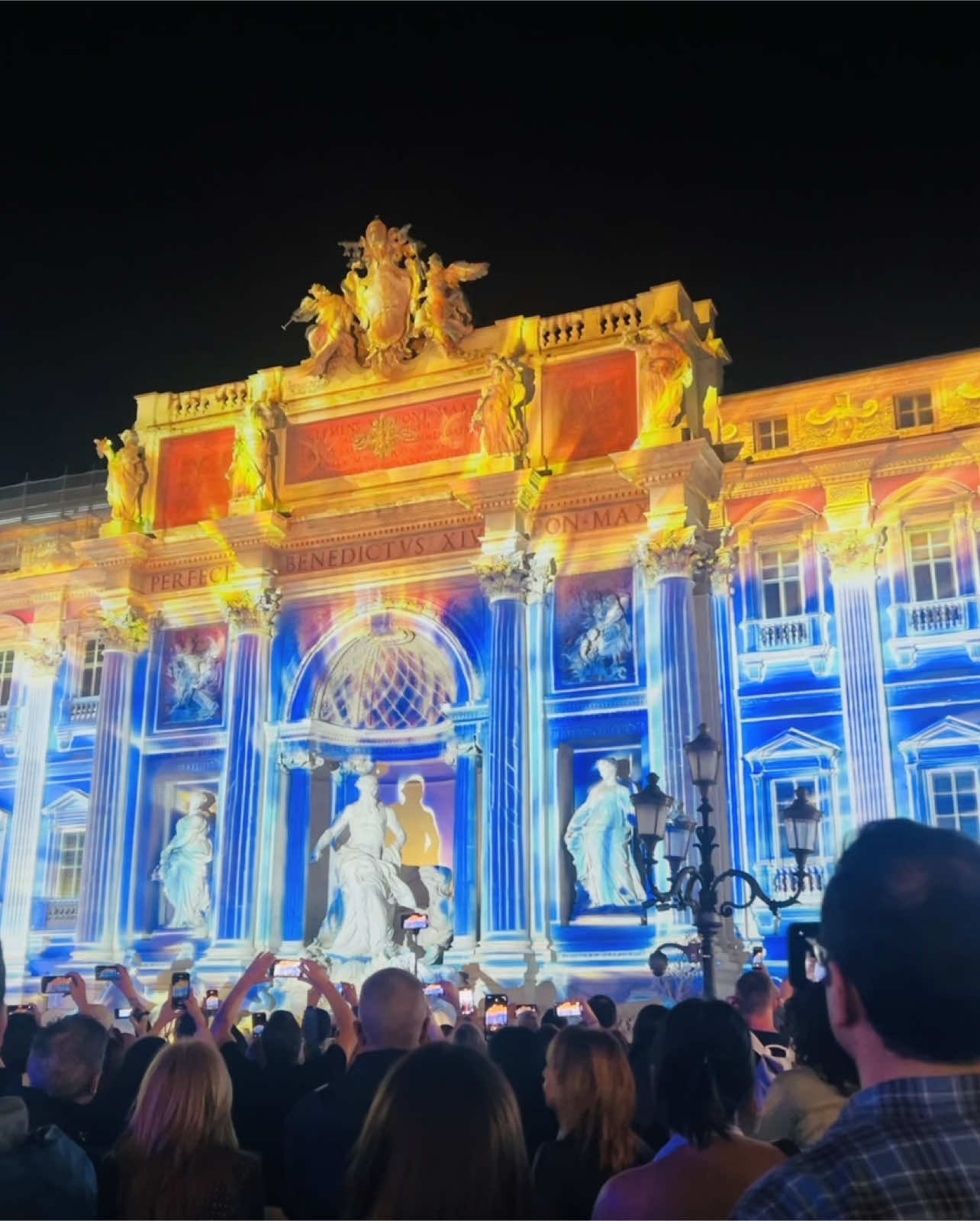 A post by @farihamitu20 on TikTok caption: #fontanaditrevi #roma #illuminati #2025 #international #bnl #italia 