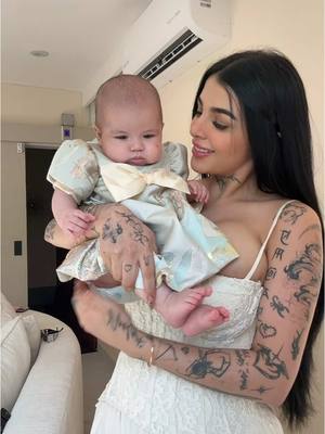 A post by @karelyruizoficial01 on TikTok caption: Amor como el nuestro 😍 te amo gracias por darme la dicha de ser tu Mamá #parati #fyp #mamaprimeriza #viral #trend #mamaehija #maternidad 