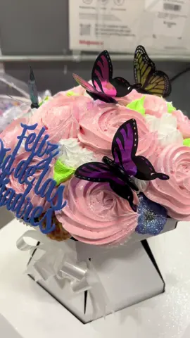 A post by @desiraemontez on TikTok caption: #fypシ #fypシ゚viral #workflow #cupcakebouquet #happymothersday 