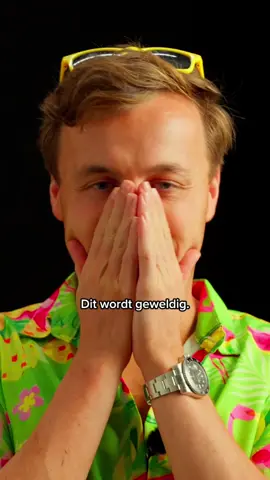 A post by @bankzitters on TikTok caption: Het harde bewijs dat Bankzitters wel kunnen dansen! 💃 Check de laatste aflevering van Casa del Mundo op Prime Video! 📺 #bankzitters