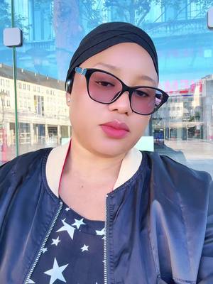 A post by @lahreinediallo on TikTok caption: #fpyシ #🤣🤣🤣 