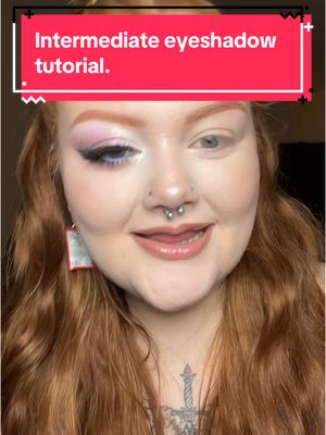 A post by @clownmakeupmua on TikTok caption: An intermediate eyeshadow tutorial for ya 🥰   Products used: @bellabeautebar Smokey glam palette  @ColourPop Cosmetics eyeliner in prance  @kissproducts in the style big personality  #makeup#makeuptutorial#MakeUpArtist#makeupvideo#eyeshadow#eyeshadowtutorial#makeupforbeginners#beginnermakeup#hoodedeyesmakeup#makeupforhoodedeyes#beauty#beautytutorial 