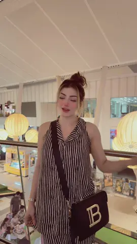 A post by @anmol_noor1 on TikTok caption: #anmolnoor #dubai #foryou #2025 