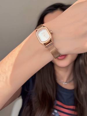 A post by @saraiqbale on TikTok caption: Montre de mode élégante