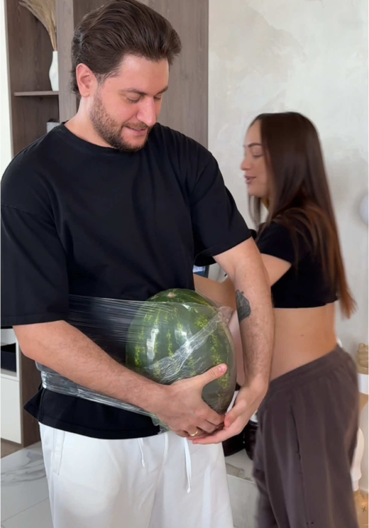 A post by @dava_m on TikTok caption: Девушки, как вы с этим справляетесь? 🙈😂