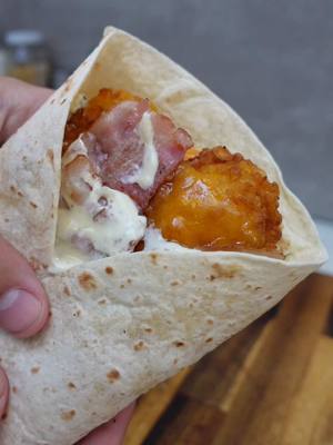 A post by @seizemay on TikTok caption: Le plat que je pourrais manger toute ma vie ! 🤤🌯 #wrap #recette #seizemay