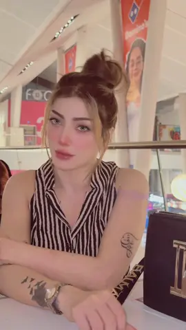 A post by @anmol_noor1 on TikTok caption: #anmolnoor #dubai #foryou #2025 🫠