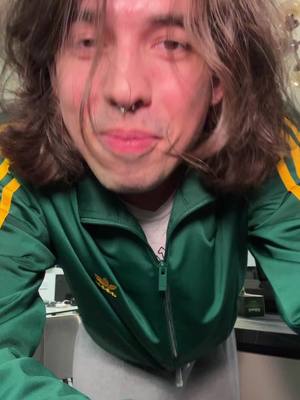 A post by @paldovey on TikTok caption: Тг:paldovey