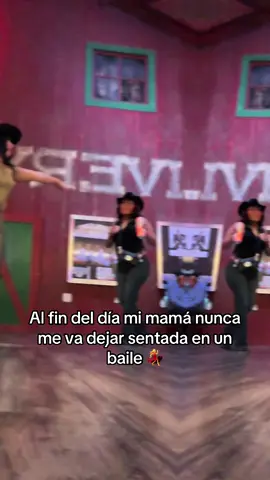 A post by @ on TikTok caption: Arriba las mamás 😍🫶🏻  #felizdiadelasmadres #losrielerosdelnorte #concierto #buffalobills #bailes #parati 