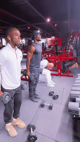 A post by @mamzidouczo on TikTok caption: @Mc dia soni rap boss 🇸🇳🇫🇷 @Om shantii @Enfant _beni @Fitness-Soninké🥷🏾 @Thomas 