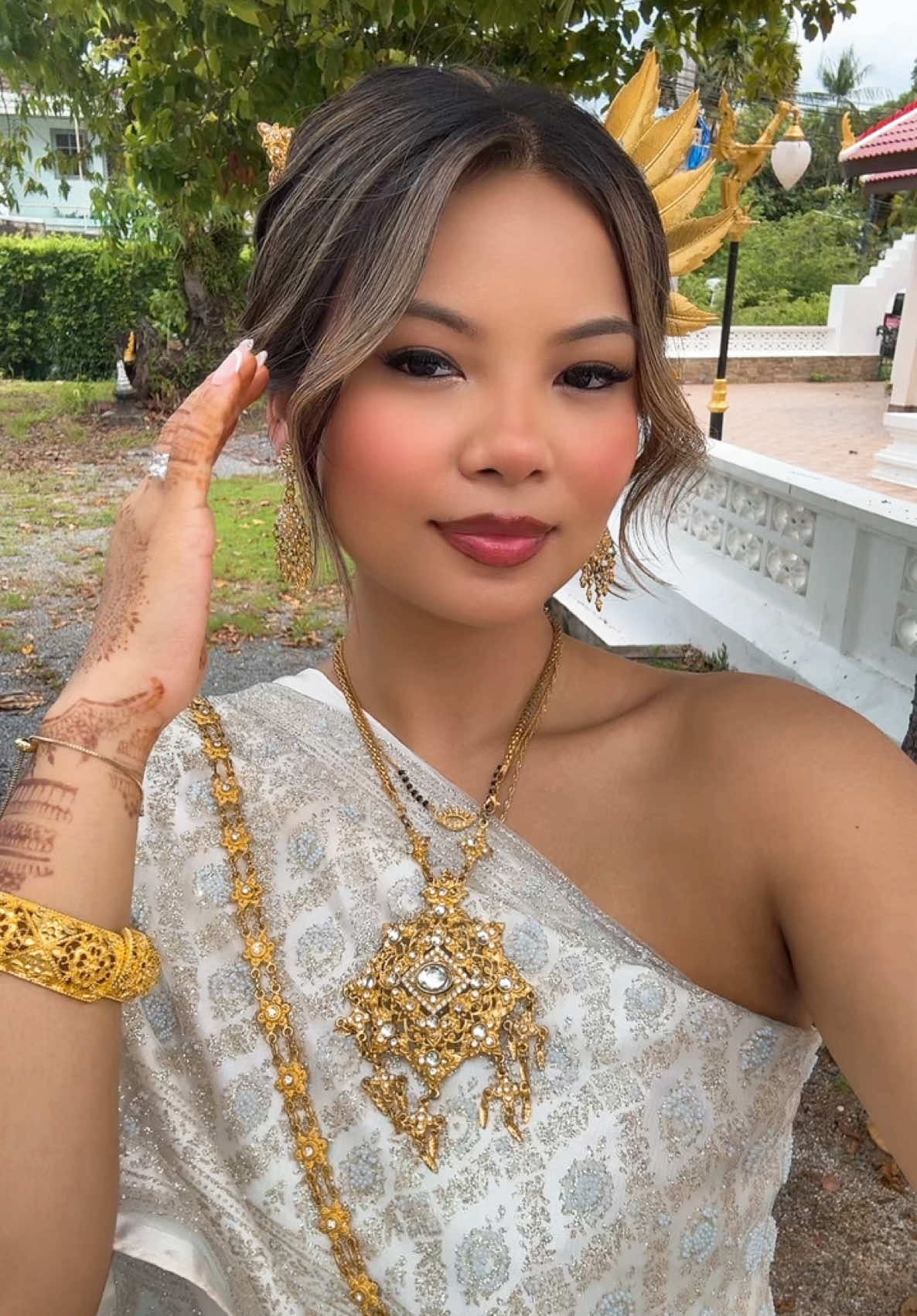 A post by @yoshna on TikTok caption: Sawadika from Thailand 🙏✨ #thailand #thaioutfit #travel #honeymoon #fyp #ootd #nepali 