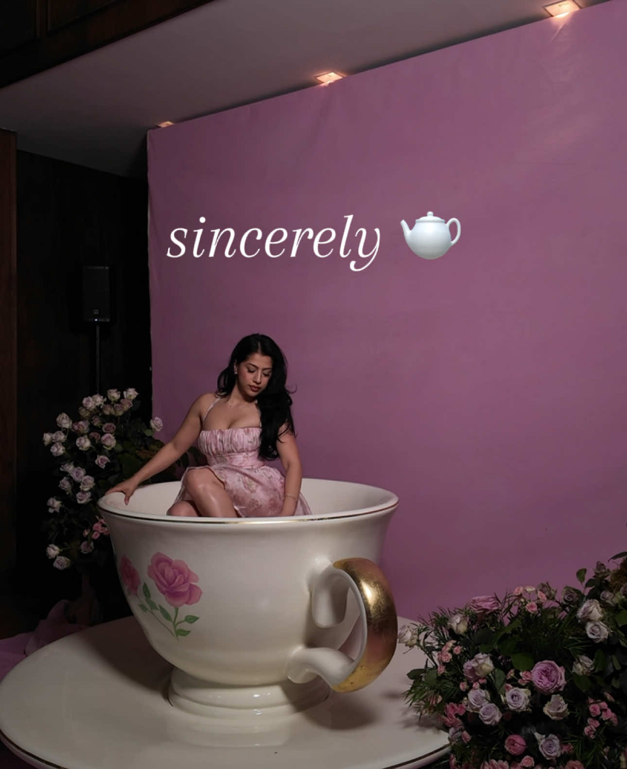 A post by @jesssmacc on TikTok caption: beautiful experience thank you miss Kali Uchis 💌🫖 @Kali Uchis 