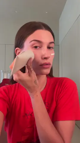 A post by @haileybieber on TikTok caption: toasty glam using no brushes fingers only 🫣 now you try! Hehe 