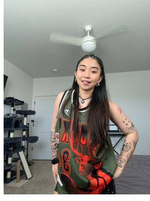 A post by @katkatmanimtim123 on TikTok caption: 😉 #katkatmanimtim 