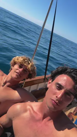 A post by @pedroemmert on TikTok caption: Déjame en el mar siempre  #Summer #Lifestyle #verano #