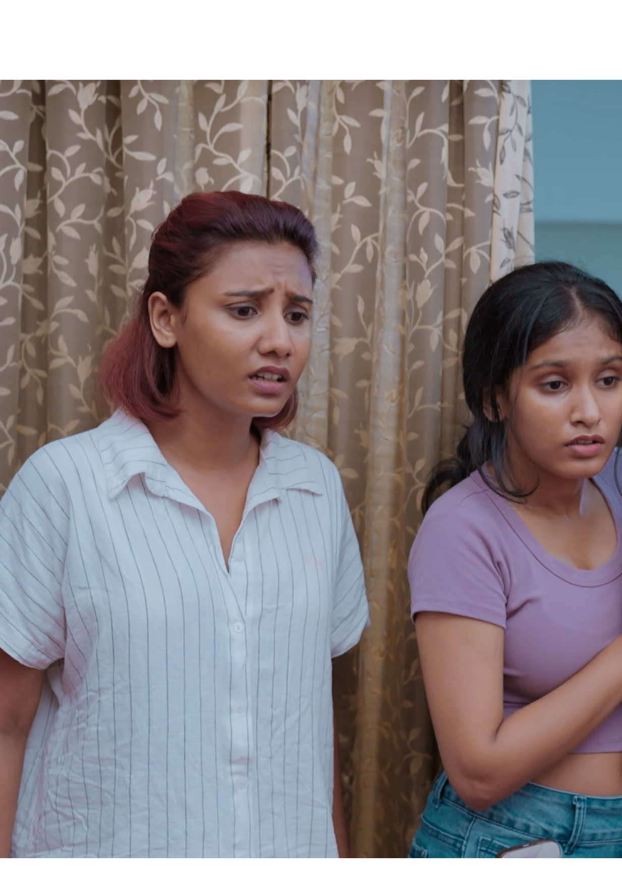 A post by @lochanajayakodi on TikTok caption: අලුත් වීඩියෝ එක බැලුවද?යාලුවනේ ... 😃
