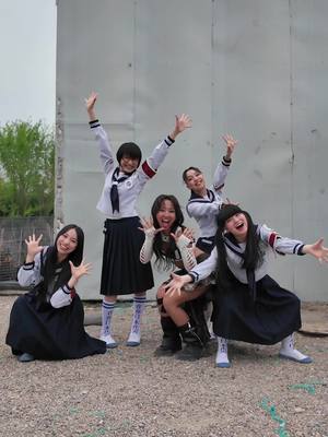 A post by @japanleaders on TikTok caption: #OneHeart with @MILLI 💪✨ #Milli #新しい学校のリーダーズ #ATARASHIIGAKKO 