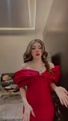 A post by @anmol_noor1 on TikTok caption: #anmolnoor #dubai #foryou 