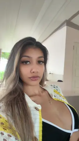 A post by @bri.dgittt on TikTok caption: trini hereee 😌 #fyp #trini #trinidad #🇹🇹 