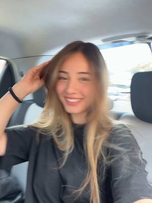 A post by @violasilvii on TikTok caption: lalalalala