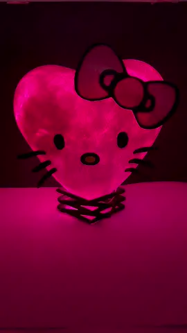A post by @yasminartdrawing on TikTok caption: DIY Hello Kitty Lamp Idea 💖💡 #diy #hellokitty #Art #balloon 