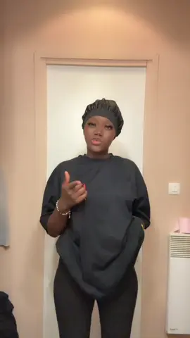 A post by @skinnyladiamandnoir on TikTok caption: Le moment viendra inchallah 🙏🏾❤️